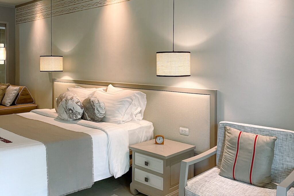 2 Deluxe Pool View 5