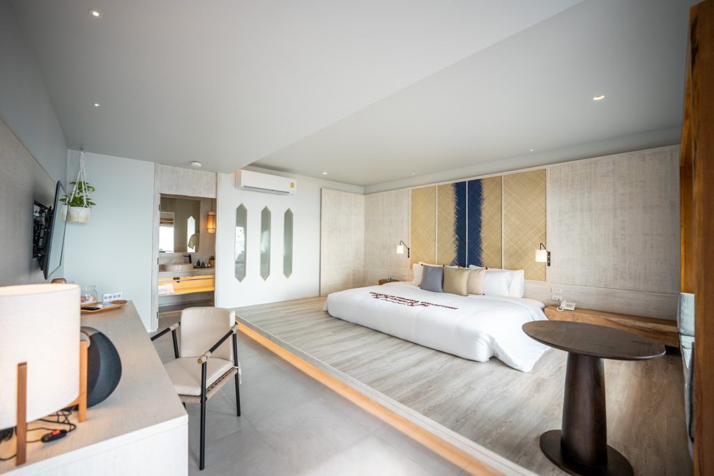 4 Premier Beachfront with Plunge Pool 12