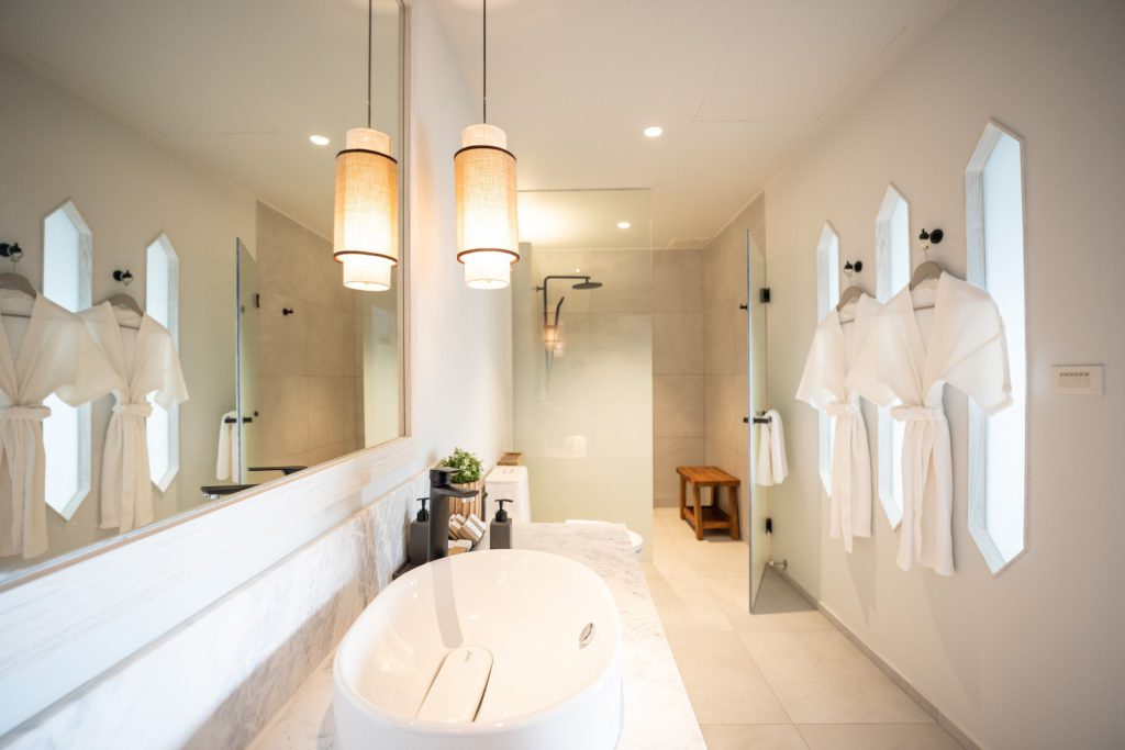 4 Premier Beachfront with Plunge Pool 2